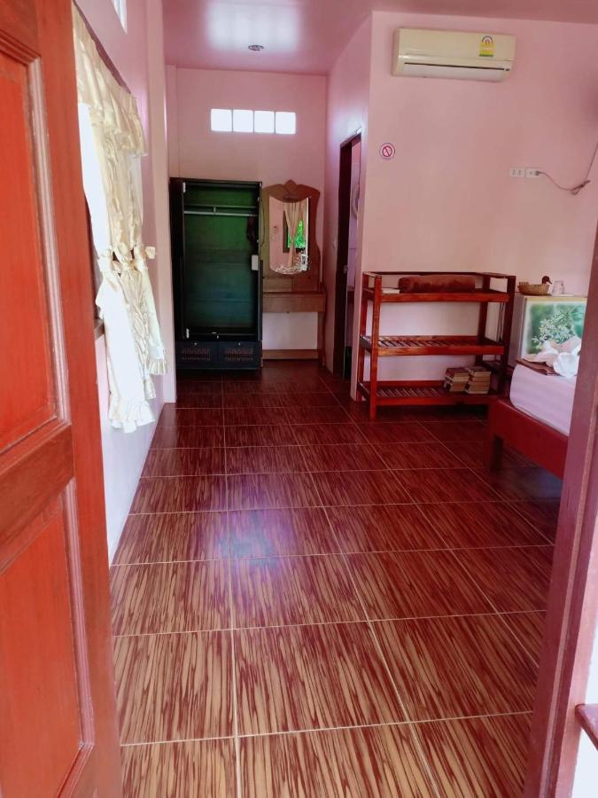 Silver Beach Bungalow Haad Yao Exterior photo