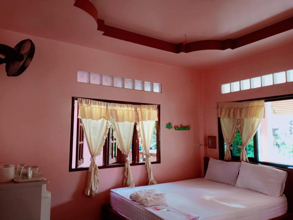 Silver Beach Bungalow Haad Yao Exterior photo