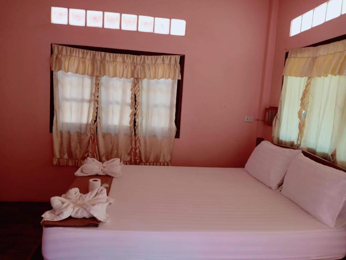 Silver Beach Bungalow Haad Yao Exterior photo