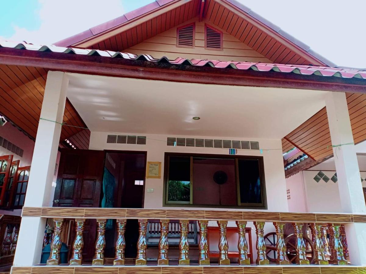 Silver Beach Bungalow Haad Yao Exterior photo