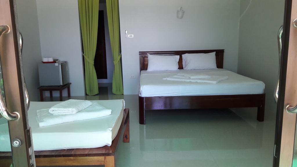 Silver Beach Bungalow Haad Yao Exterior photo