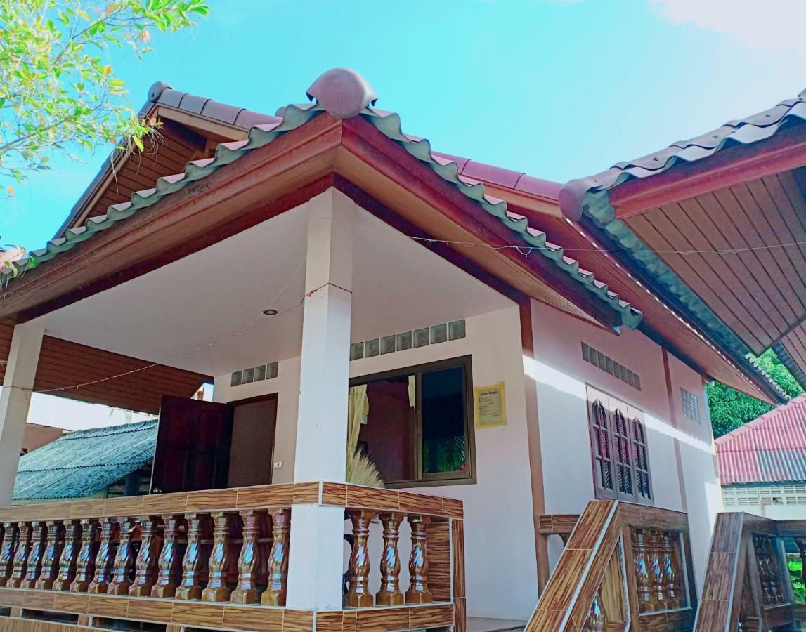 Silver Beach Bungalow Haad Yao Exterior photo