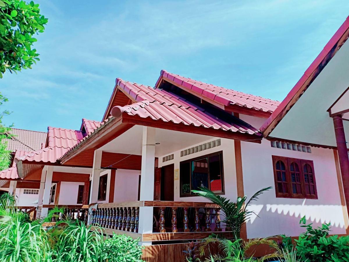 Silver Beach Bungalow Haad Yao Exterior photo